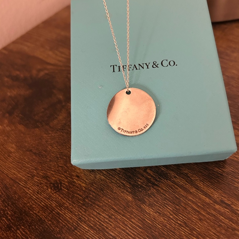 Tiffany & Co. Silver New York Script Engraved Round Pendant Necklace - Picture 3 of 4